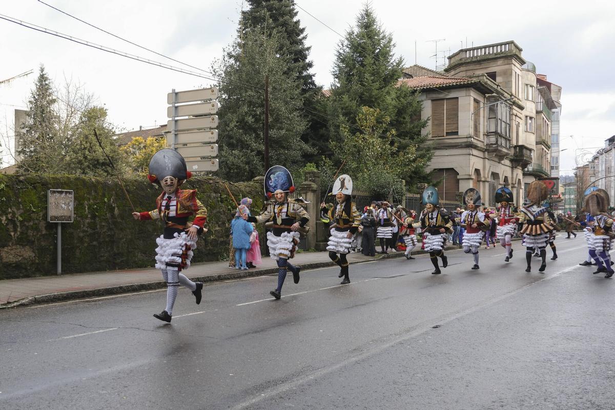 Los cigarróns recorrieron las calles de Verín