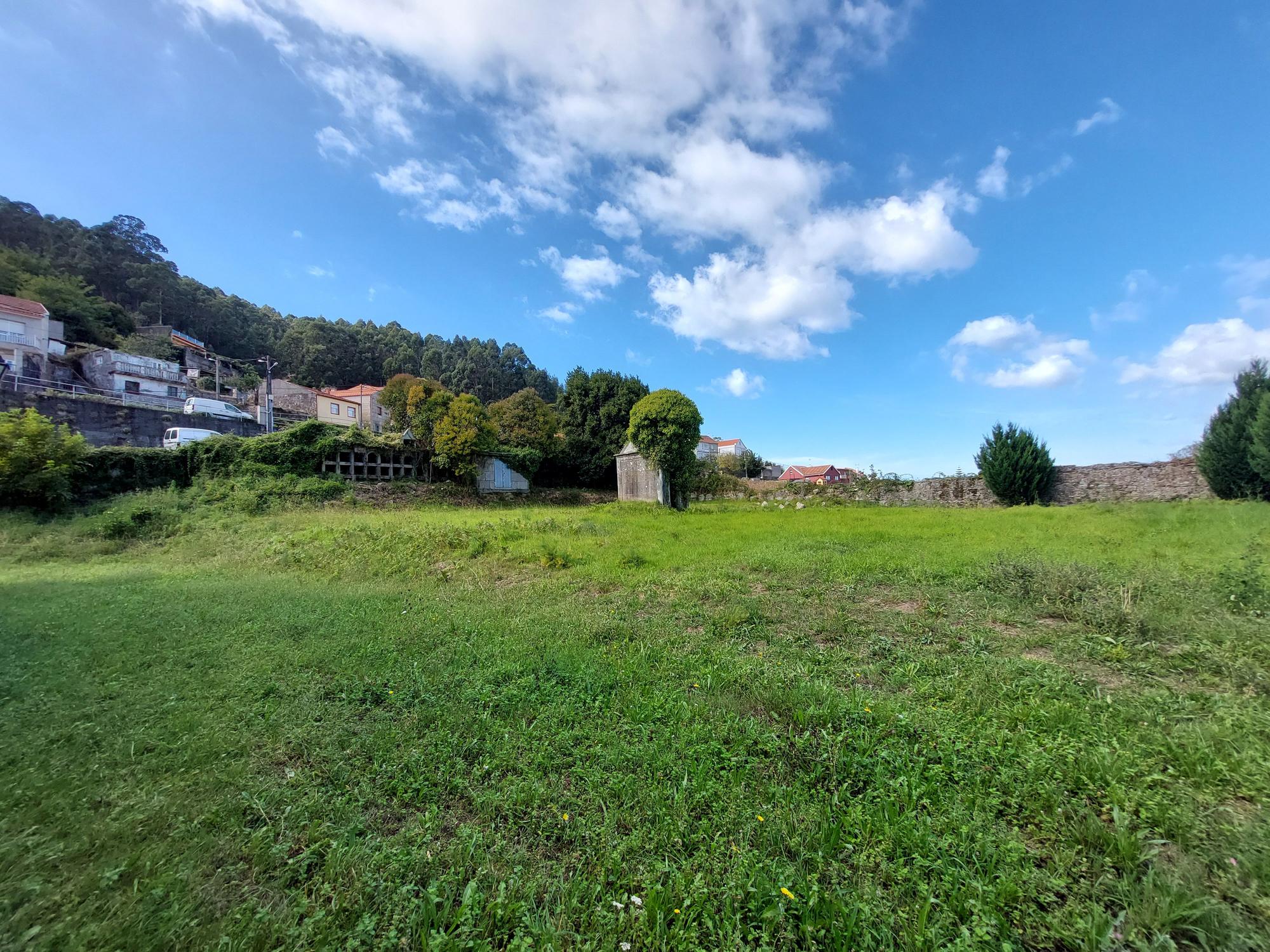 La transformación en imágenes del antiguo cementerio de Bueu