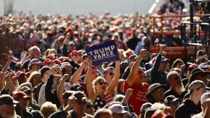 Trump vuelve a atacar a los migrantes indocumentados en el estado clave de Wisconsin