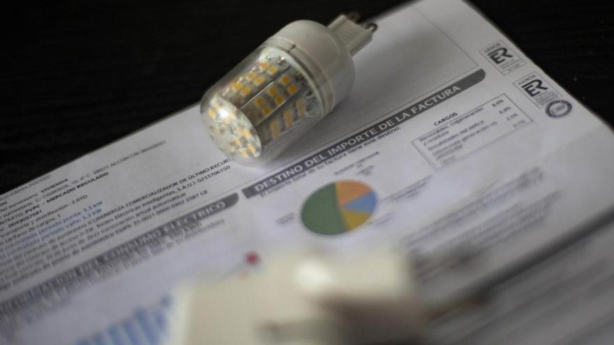 La factura de la luz se incrementa en marzo: el IVA pasa del 10% al 21%