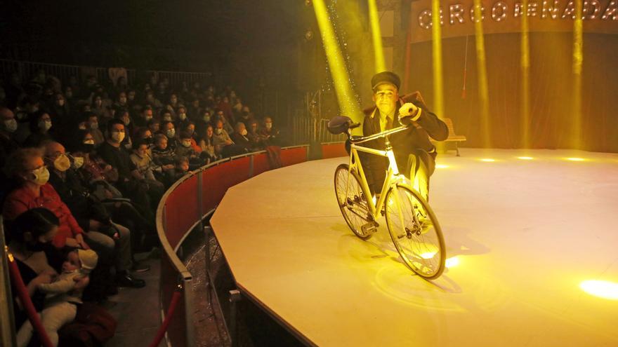 El circo de Navidad ya ilusiona a Vigo