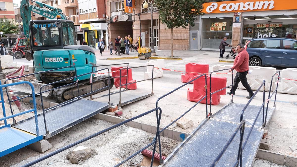 Estado de las obras en la avenida de la Constitución de Villena.