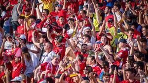 La afición del Nàstic vuelve a casa