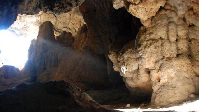 El haz de luz atraviesa la «sala B», antes de llegar a la C, la más profunda, el 20 de marzo de 2011.