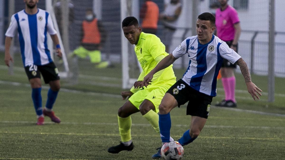 Un lance del derbi entre el Hércules B y el Intercity de esta temporada.