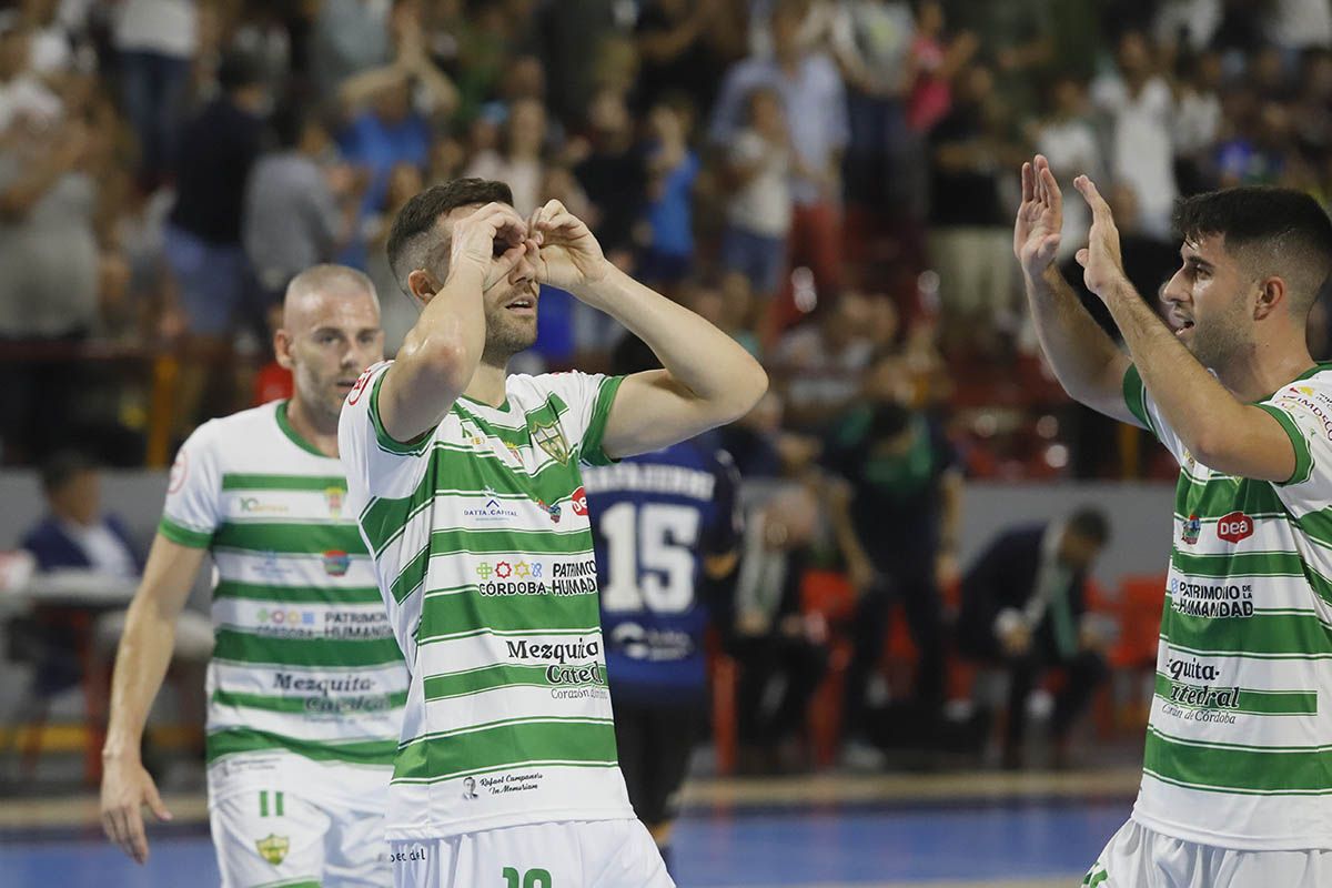 Las imágenes del derbi entre el Córdoba Futsal y el Betis en Vista Alegre