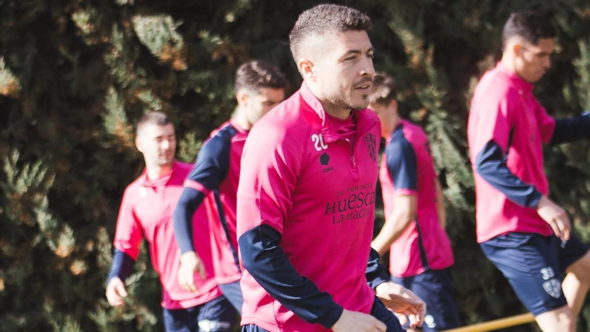 Francisco Portillo, durante un entrenamiento con el Huesca.