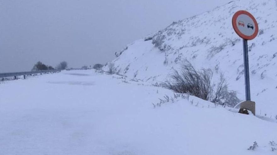 Cuatro días incomunicados por dos centímetros de nieve en Sanabria