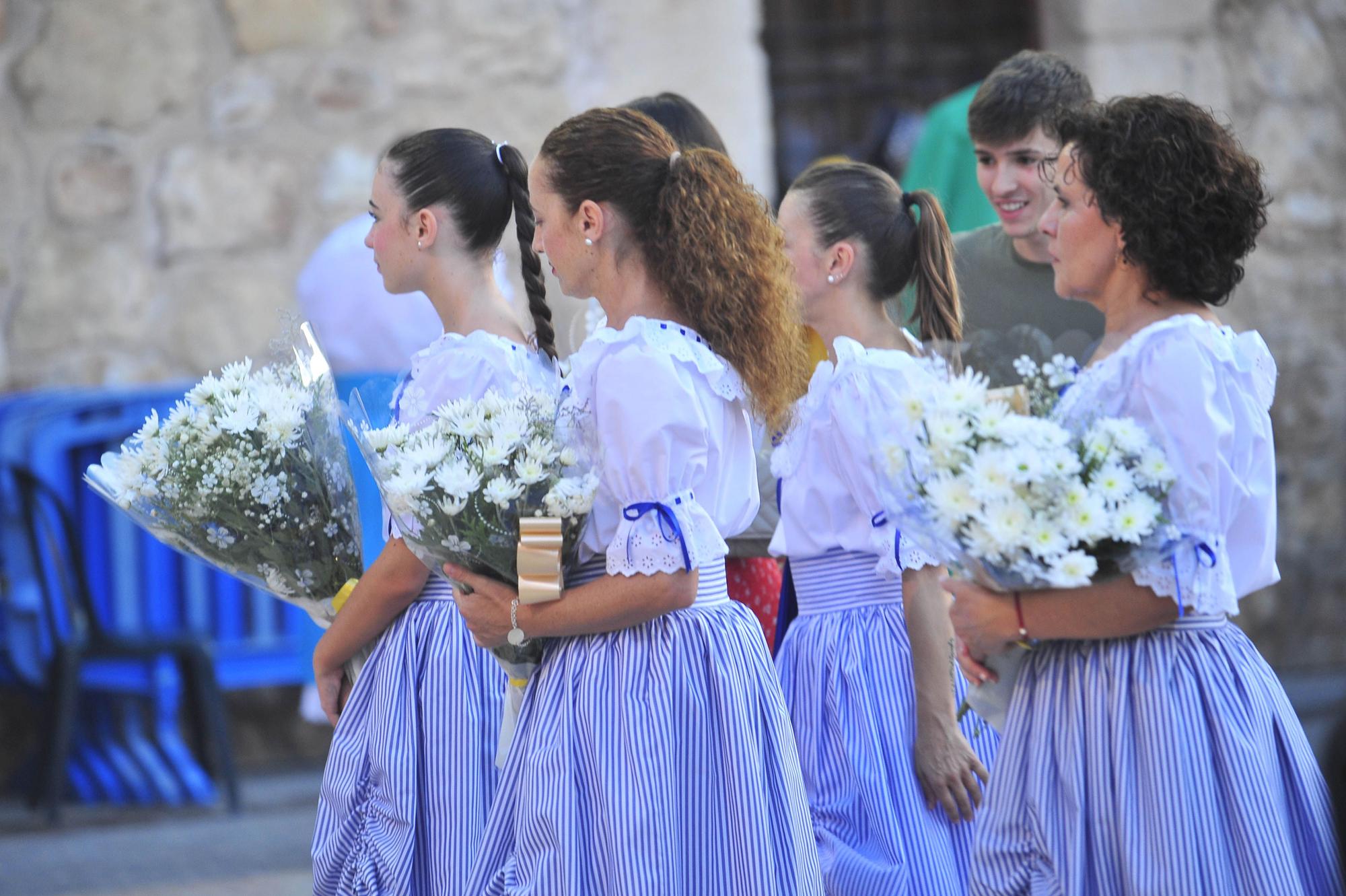 Ofrenda de flores a la Virgen de Loreto