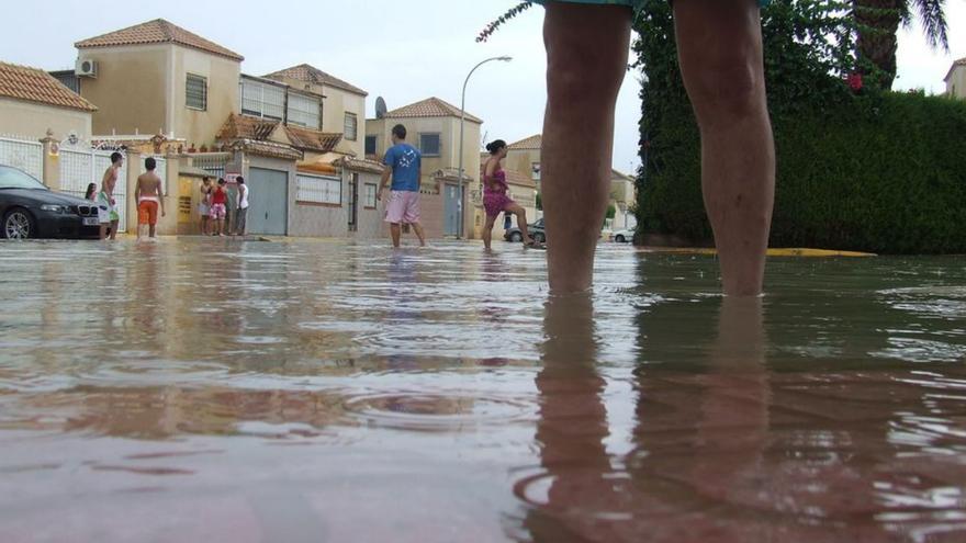 Las calles de Doña Inés se anegan con lluvias torrenciales.  | INFORMACIÓN