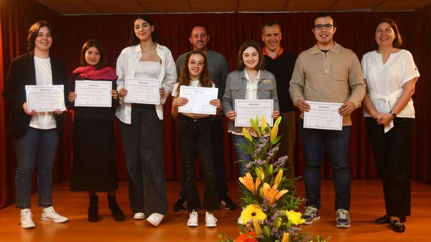 Cambre entrega los premios del Certame Literario Xoán Díaz