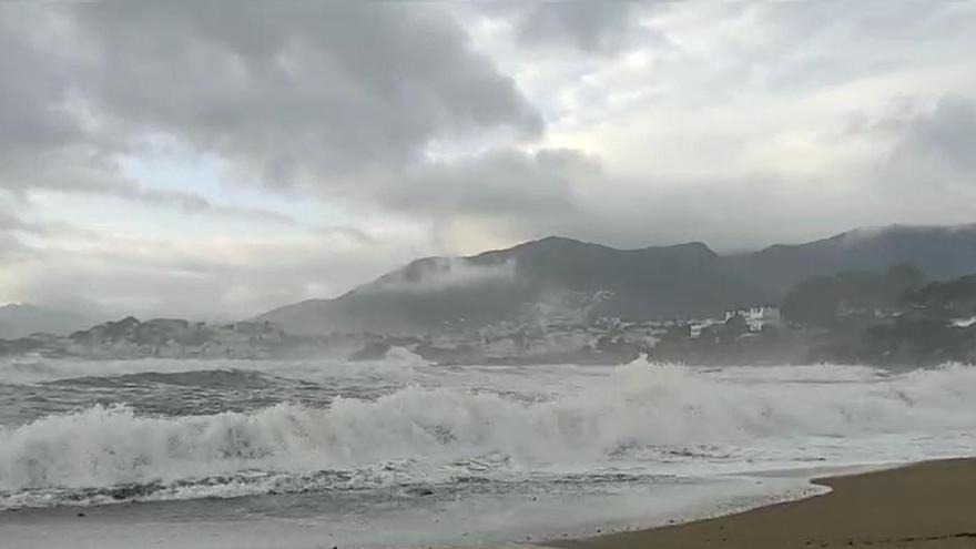 VÍDEO | Llevantada a la platja de Grifeu de Llançà aquest dimarts