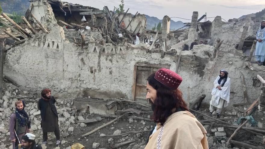 Un poderoso terremoto causa al menos 280 muertos en Afganistán.