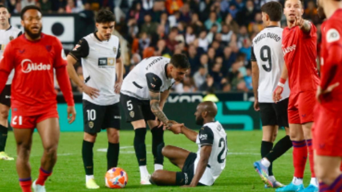Foulquier, tras recibir una falta
