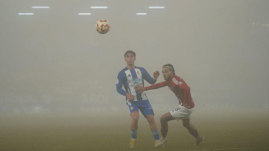 Dos minutos letales acaban con el Tarazona en El Toralín (2-0)