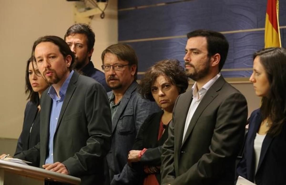 Pablo Iglesias, Xavier Domènech y Alberto Garzón en la comparecencia en el Congreso para promover una moción de censura.