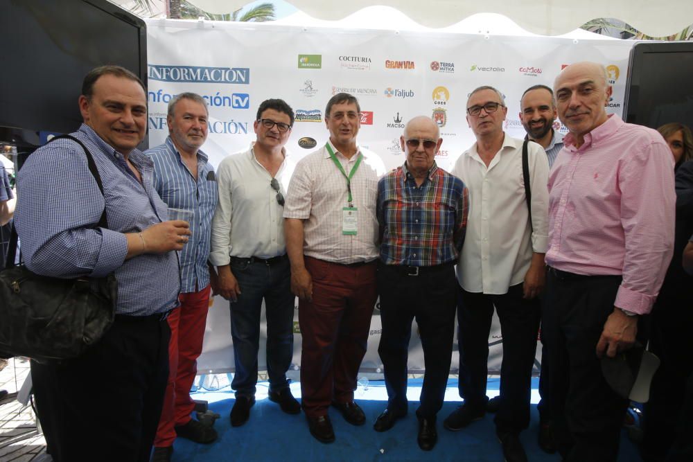 El director general de contenidos de INFORMACIÓN, Juan Ramón Gil, el presidente del Puerto, Juan Antonio Gisbert, el director de INFORMACIÓN. Toni Cabot, el rector de la UMH, Jesús Tadeo, el ex director de INFORMACIÓN, Francisco Esquivel, el director de InformaciónTv, Adrián Iborra y el director general de gestión de INFORMACIÓN, Juan Antonio López Ruiz de Zuazo