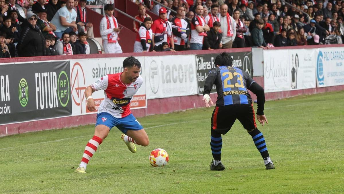El de Deiro ya suma más de 100 partidos como arlequinado.