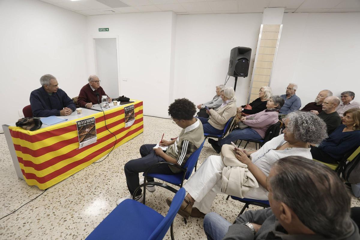 Conferencia de Walter Mondelo sobre la situación actual de Cuba
