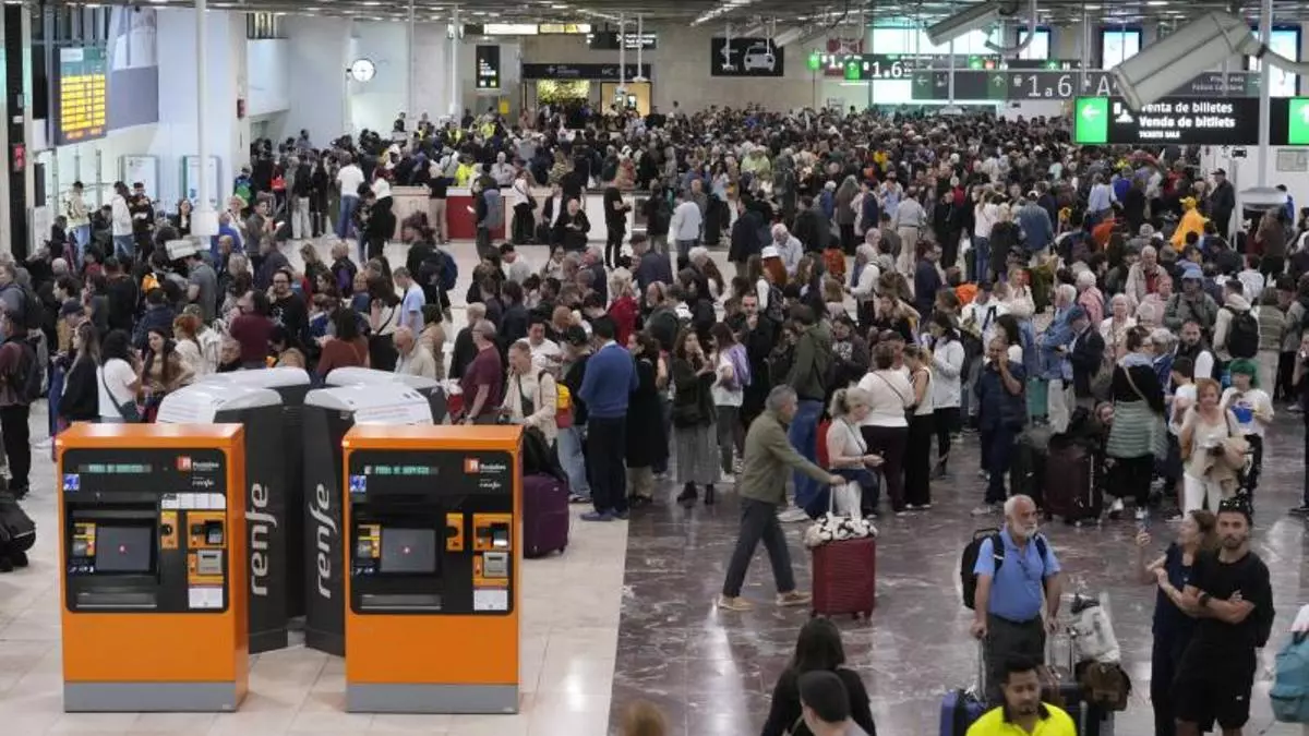 El temor a un nuevo apagón deshincha la movilidad en Barcelona y Madrid