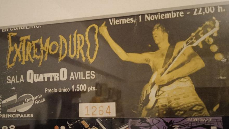 Entrada del concierto de «Extremoduro» en la sala Quattro de Avilés el 1 de noviembre de 1966.  | I. G.