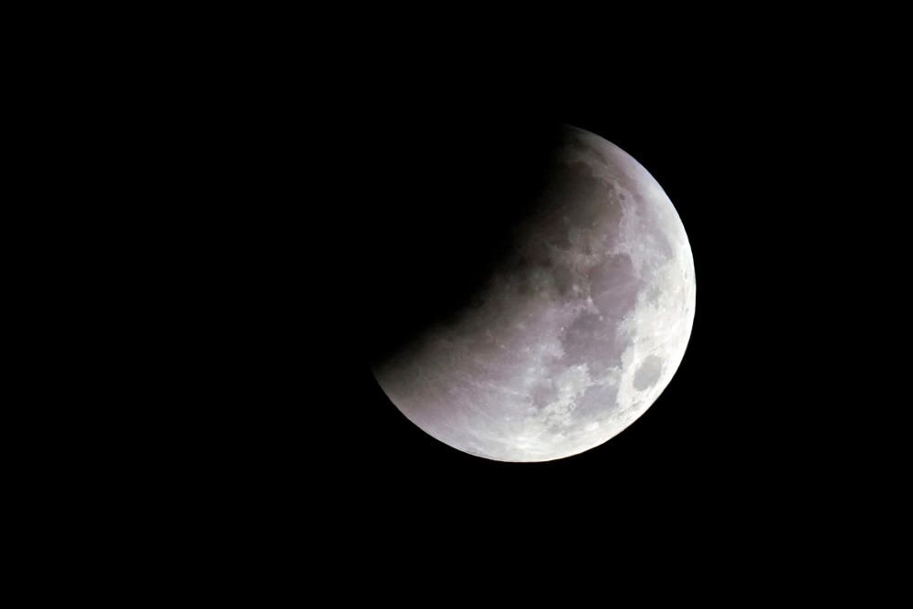 Así se ha visto el eclipse lunar en el mundo