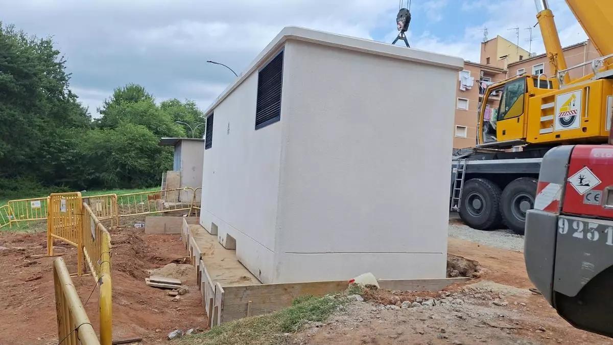 El nou transformador que es va instal·lar a l'estiu a Fonta de la Pólvora.