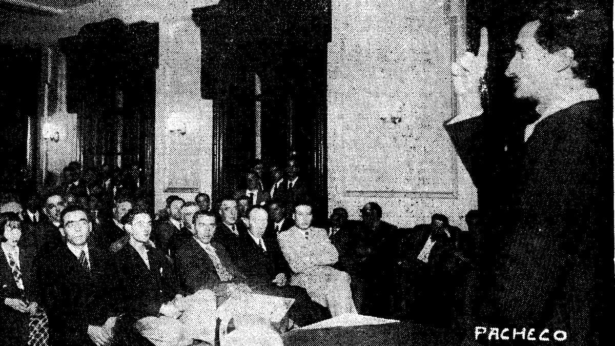 Dr. Nicolás Capo nunha conferencia (1935)