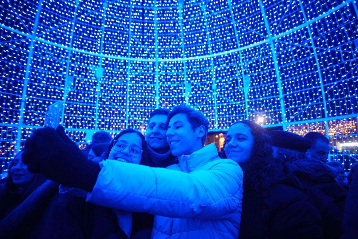 Luces de Navidad en Zamora 2022: La Marina, convertida en la 'Plaza de los Sueños' de Caja Rural