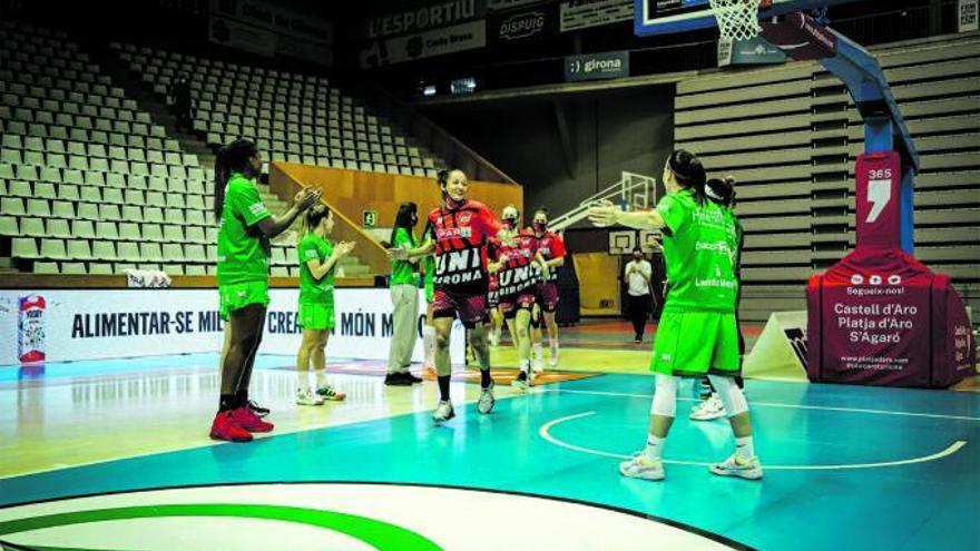 Les jugadores de l&#039;Araski van fer el passadís a les de l&#039;Uni.