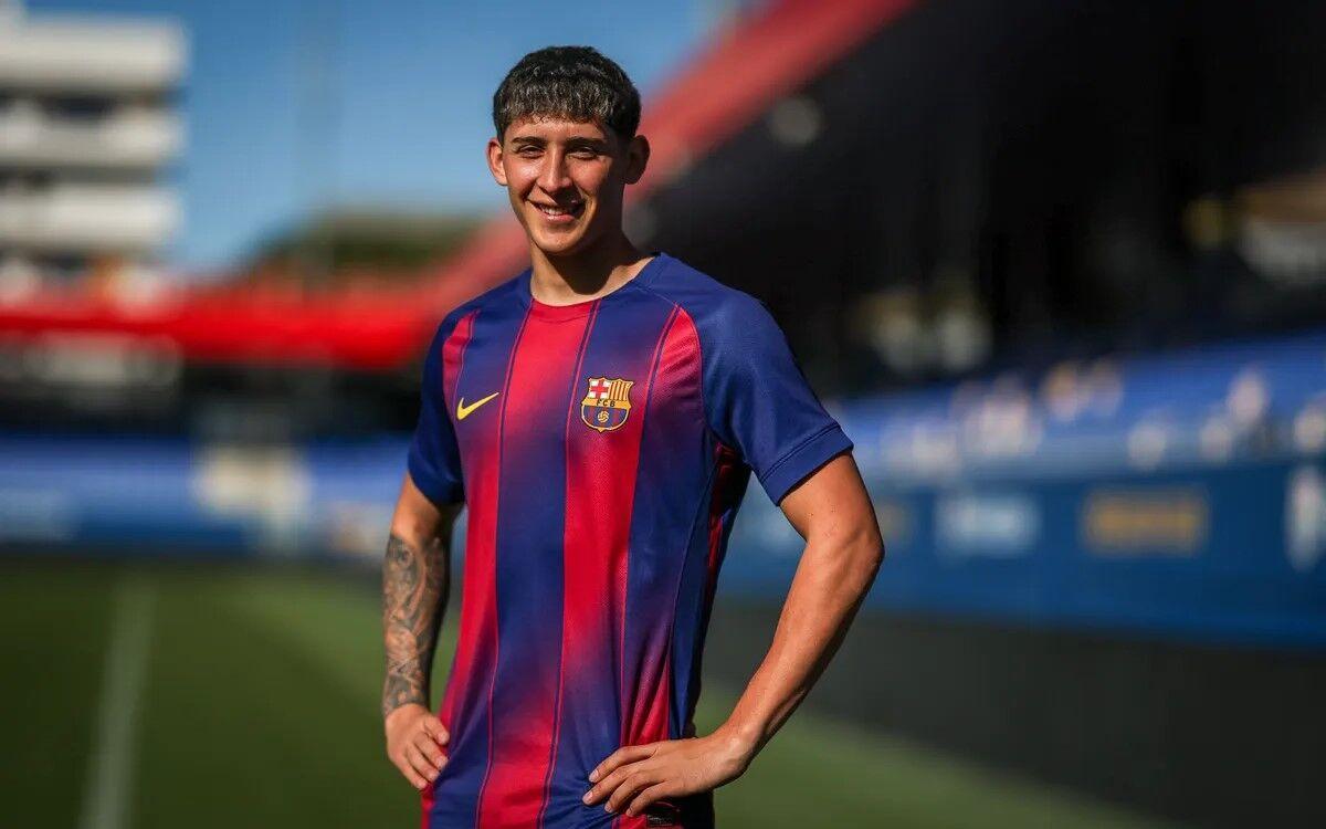 Patricio Pacífico, en su presentación como jugador del filial // FCB