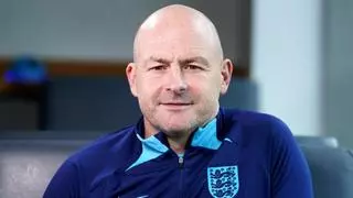 Malestar en Inglaterra con el seleccionador Lee Carsley: "Su negativa es una traición..."