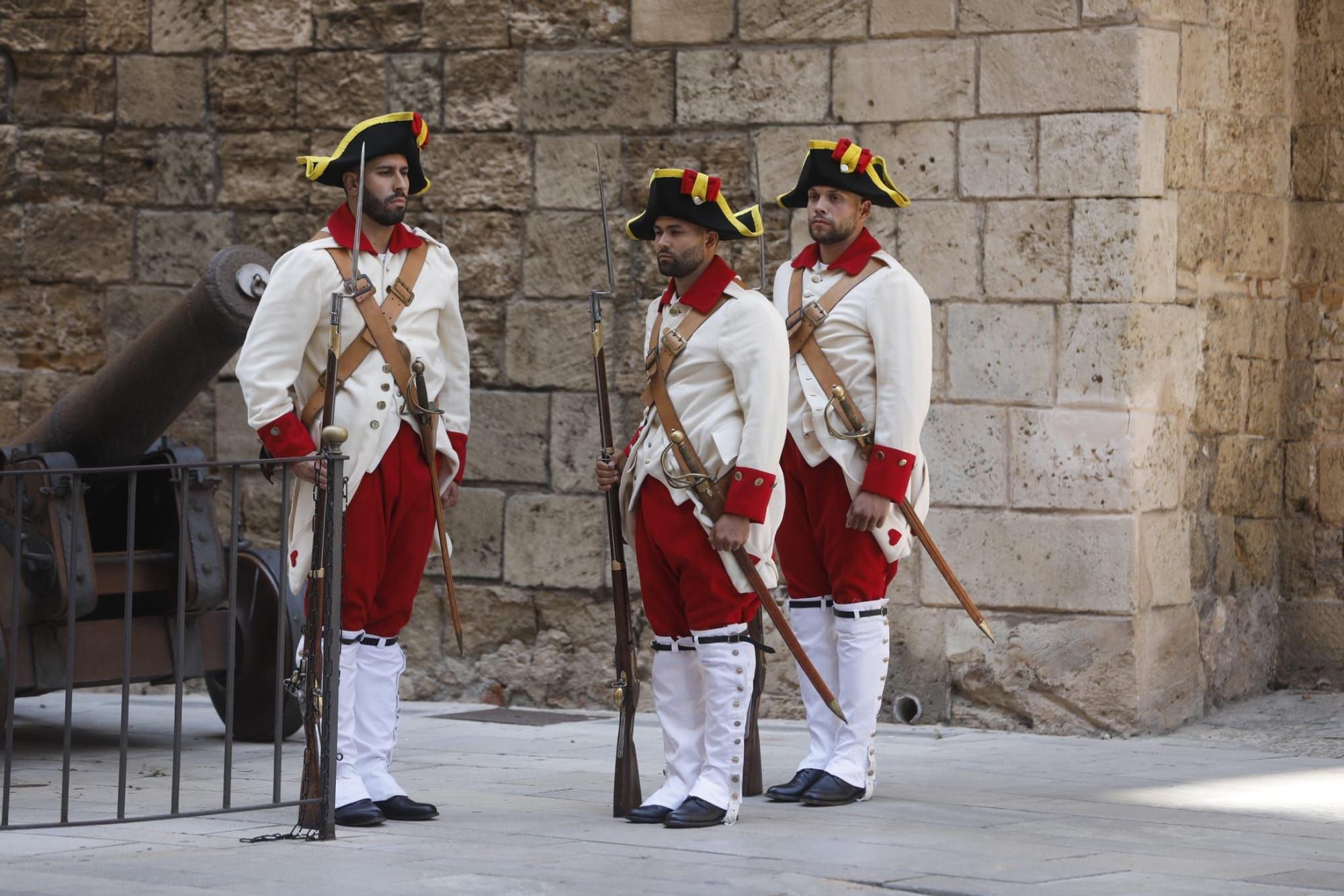 El Ejército celebra el relevo de la Guardia de Honor en Palma