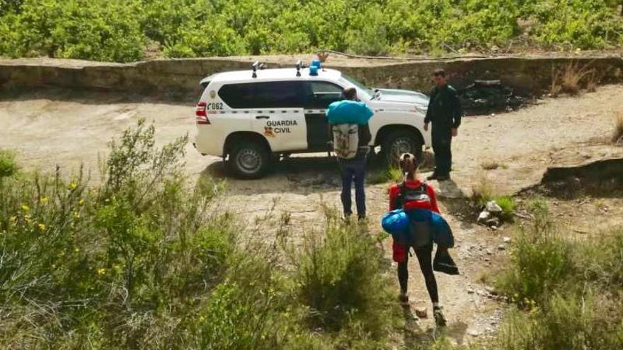 La Guardia Civil detiene a dos montañistas en Gandia.