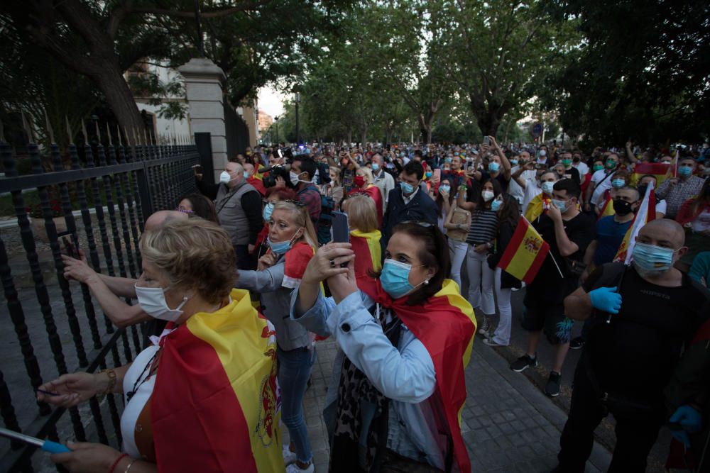 Concentración contra el gobierno en València