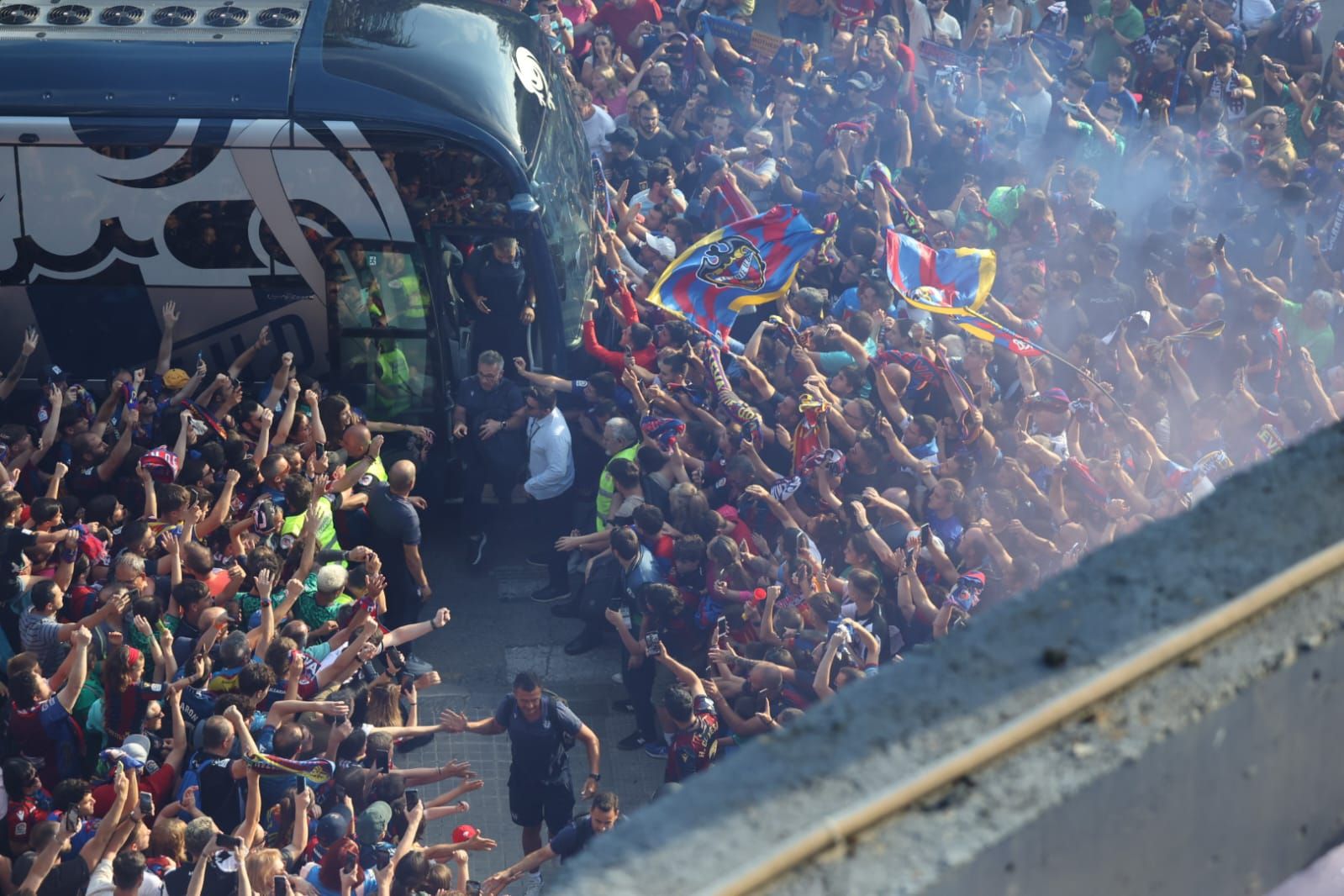 Recibimiento del Levante UD en el Ciutat de València