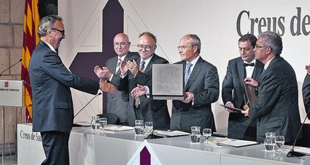 El president Montilla entrega a Gaspart la Creu de Sant jordi, el 2009, pel centenari de la UE Sant Andreu. El president Montilla entrega a Gaspart la Creu de Sant jordi, el 2009, pel centenari de la UE Sant Andreu.