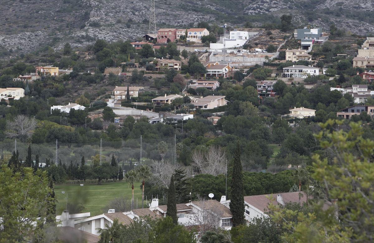 Vista general de chalets construidos en la urbanización La Coma, en una foto de archivo.