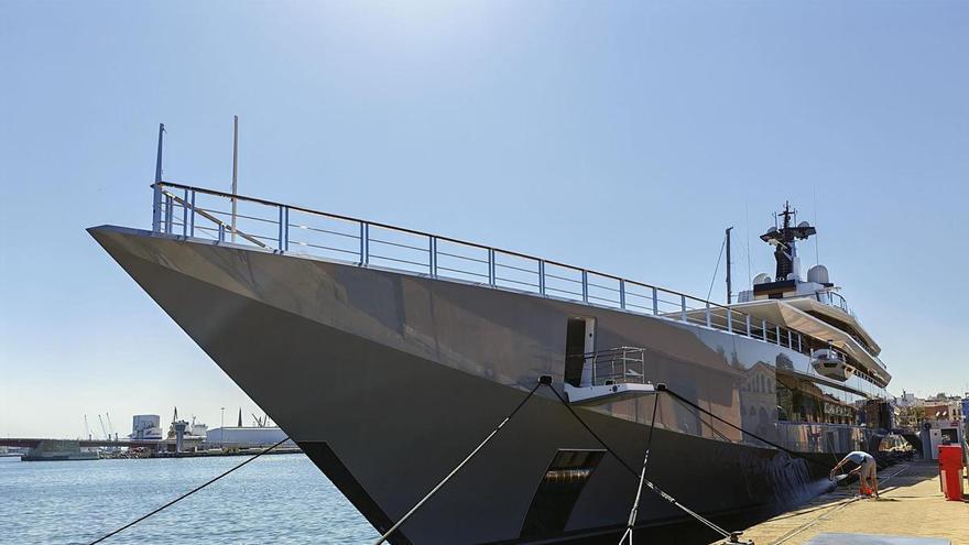 El megayate 'Seven Seas' de Steven Spielberg, habitual de Mallorca, atraca en Tarragona