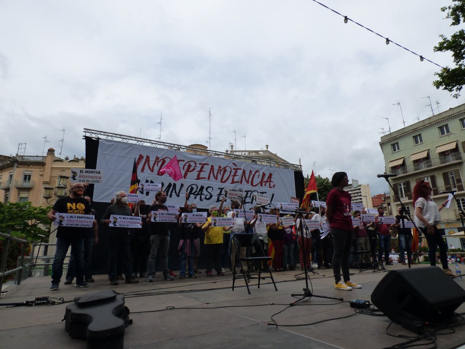 L'ANC pressiona el Govern per fer efectiva la independència i Òmnium crida a la mobilització ciutadana