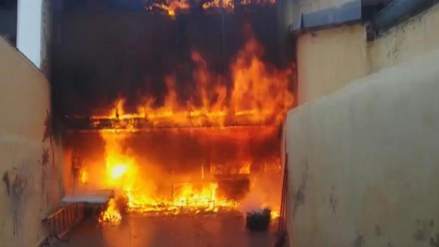 Incendio en una planta baja de Alaquàs el primer día de 2018