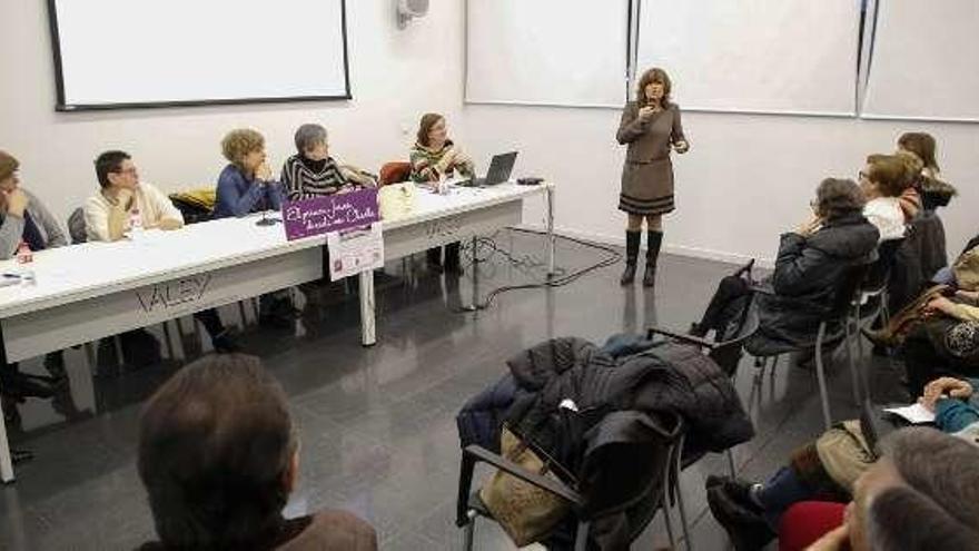 Ponentes y asistentes al acto de ayer en el Valey.