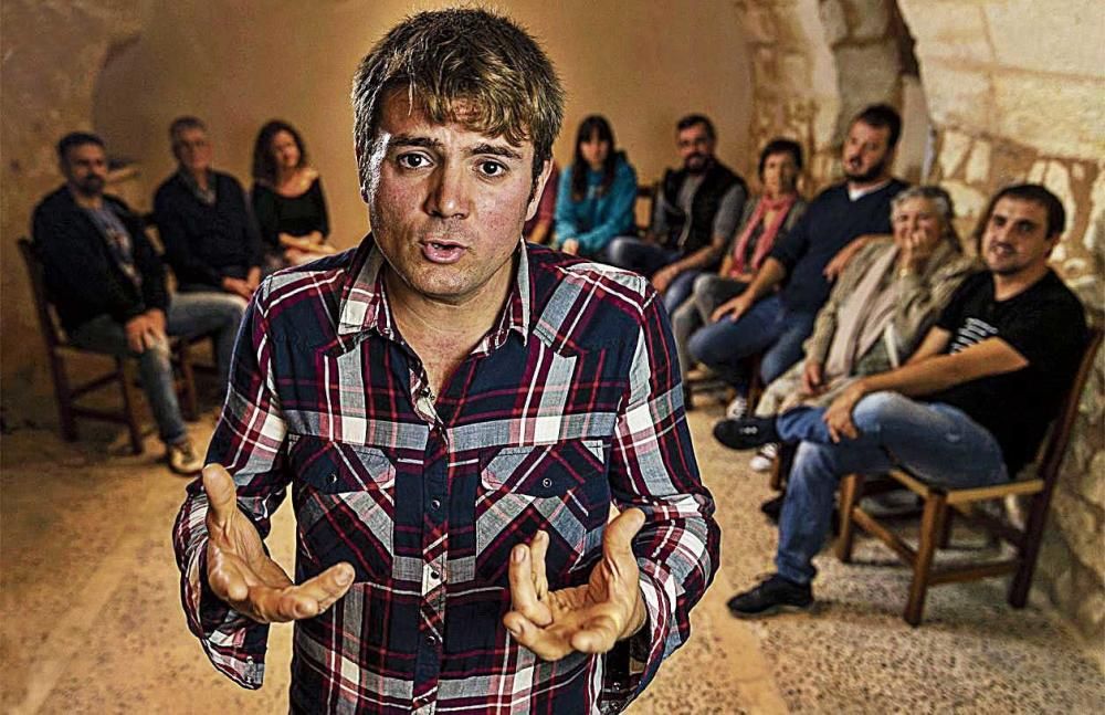 Adrià Oliver protagoniza ‘Glosamos como vivimos: juntos y en voz alta’.