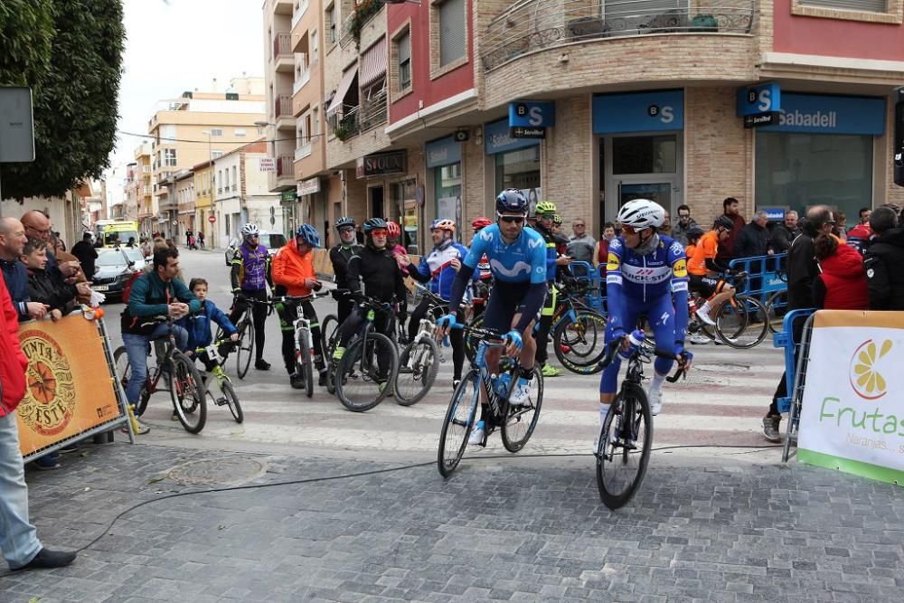 Ambiente a la salida y la llegada de la Vuelta Ciclista a Murcia