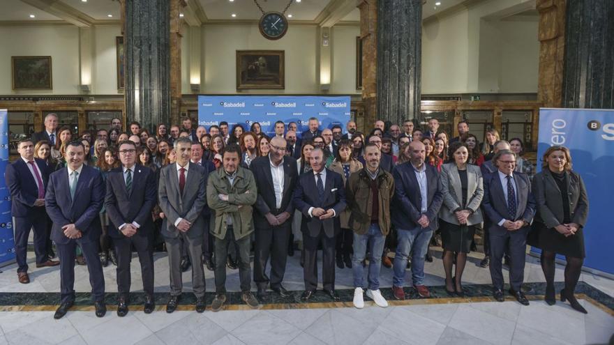 El Banco Sabadell Herrero celebra los cien años de 16 de sus oficinas  | IRMA COLLIN