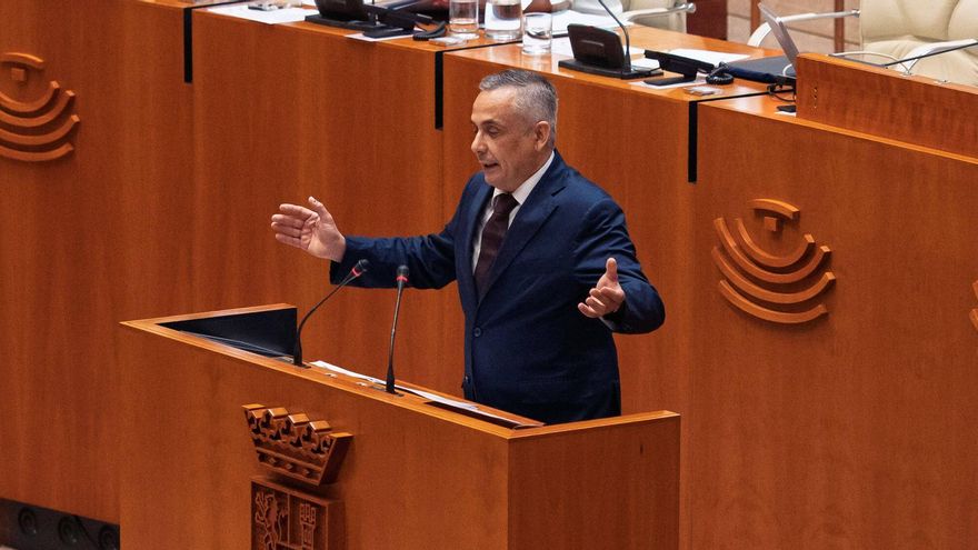 Vox tiende la mano al PP para “el cambio de Extremadura”, en un discurso lleno de duros reproches a Guardiola