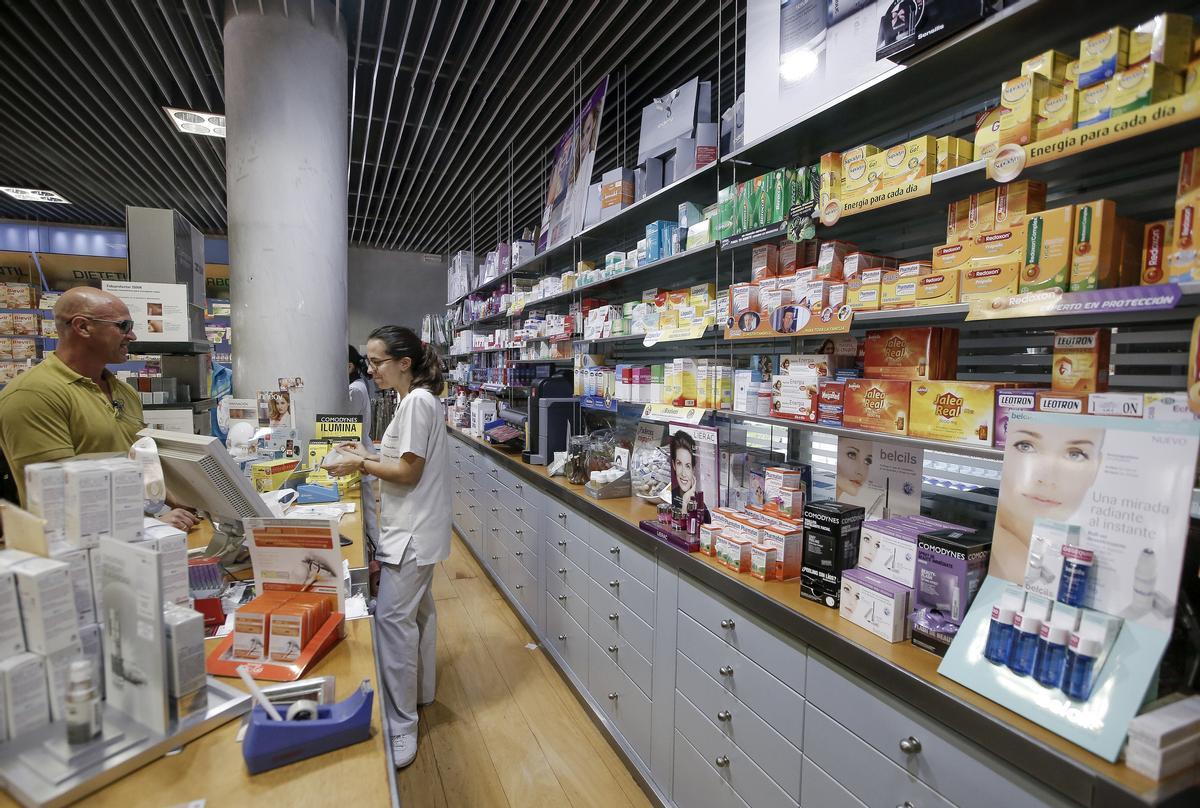 Imagen de archivo de una farmacia en Palma.