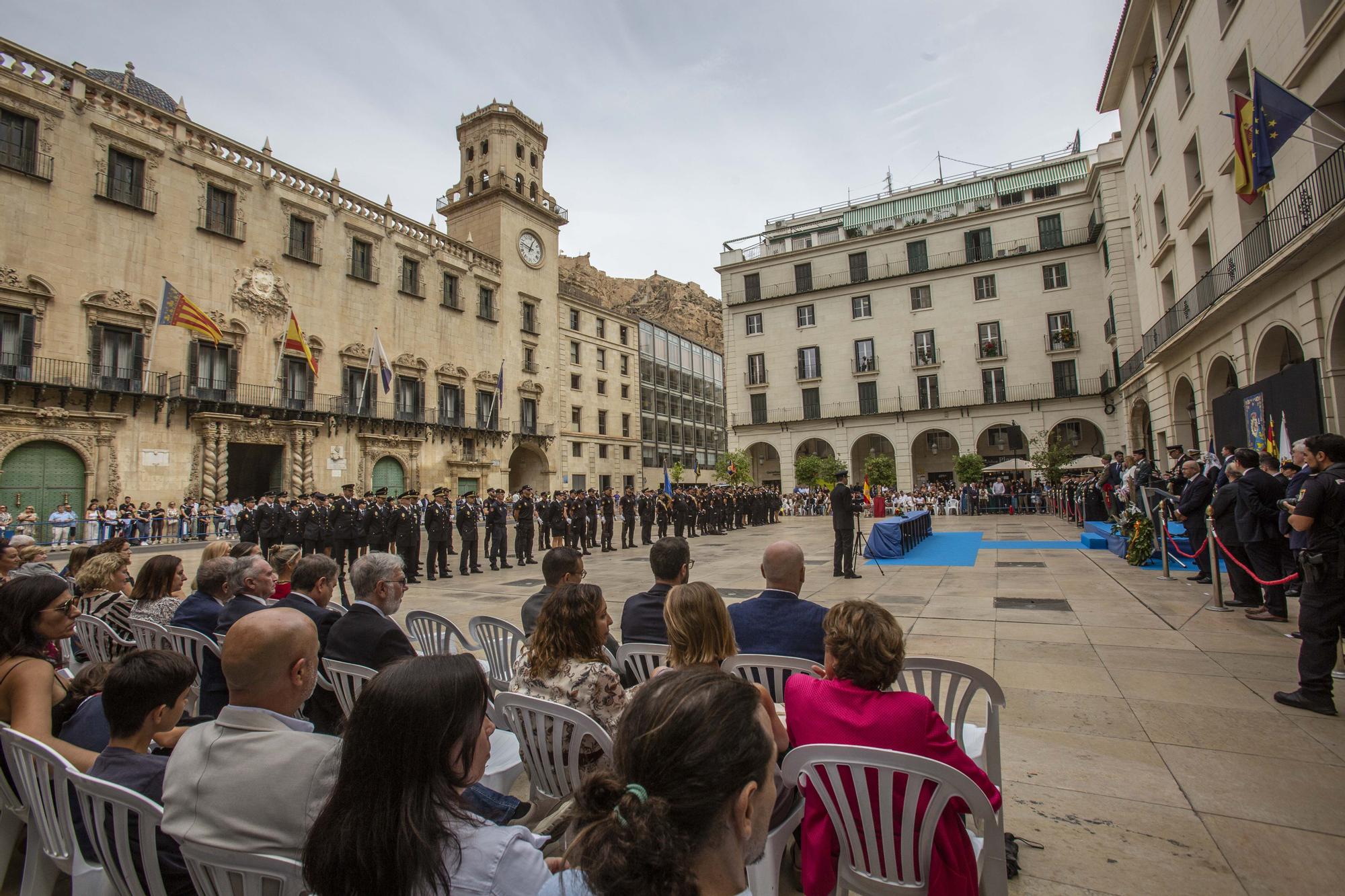 Actos de celebración del Patrón de la Policía Nacional en Alicante.