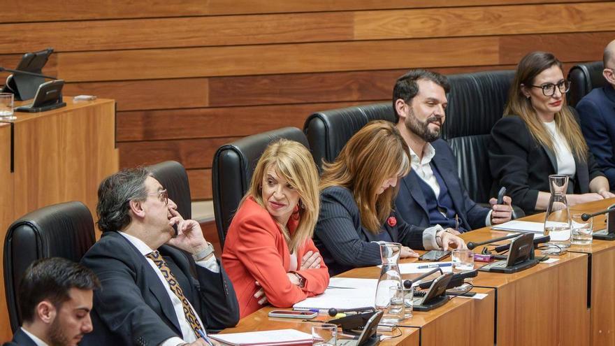 El PSOE y Unidas cargan contra el acuerdo PP-Vox en Extremadura y auguran un gobierno inestable