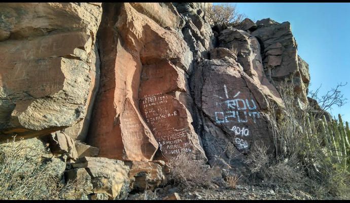 Grafitis y pintadas.